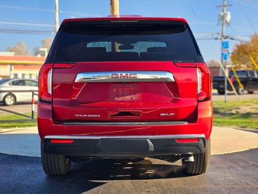 2021 GMC Yukon SLT