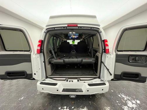 2025 GMC Savana 2500 Work Van