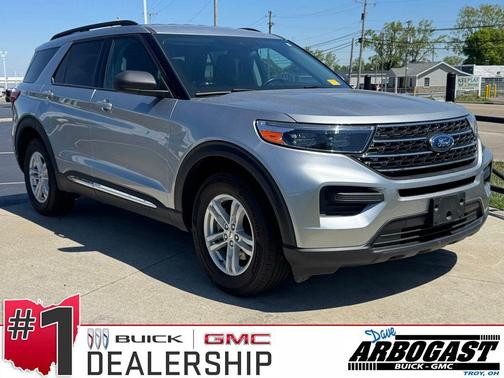 Iconic Silver Metallic 2023 Ford Explorer XLT