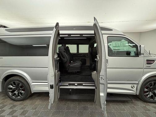 2025 GMC Savana 2500 Work Van