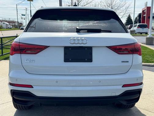 Glacier White Metallic 2024 Audi Q3 45 S line Premium Plus
