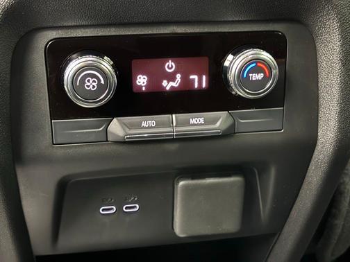 2025 GMC Acadia AWD AT4