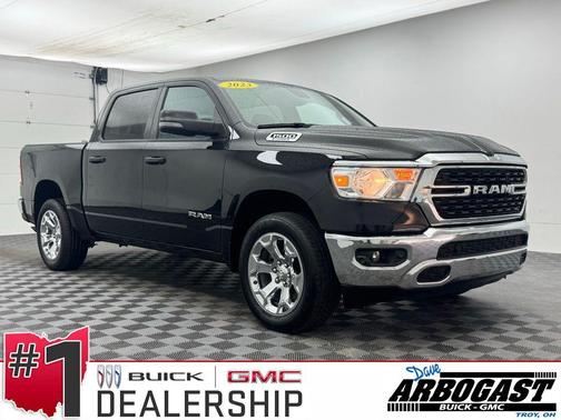Diamond Black Crystal Pearlcoat 2023 RAM 1500 Big Horn/Lone Star