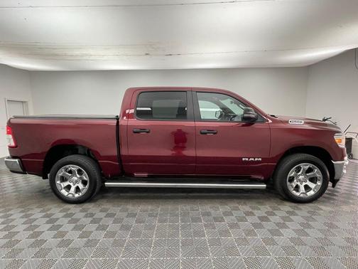 Delmonico Red Pearlcoat 2023 RAM 1500 Big Horn/Lone Star