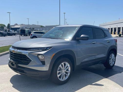 Sterling Gray Metallic 2024 Chevrolet Trailblazer LS