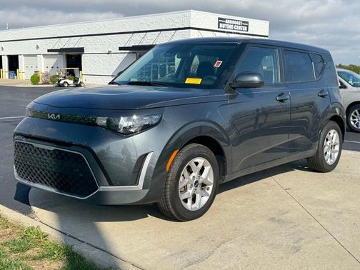 Gravity Gray 2023 Kia Soul LX