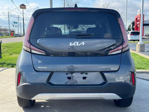Gravity Gray 2023 Kia Soul LX