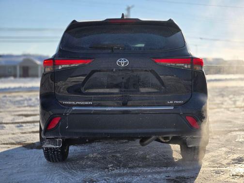 2022 Toyota Highlander LE
