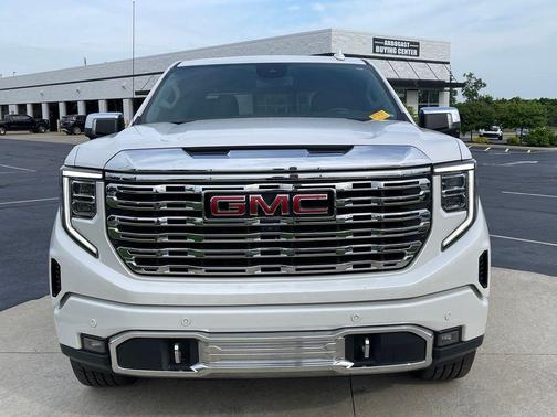 White Frost Tricoat 2022 GMC Sierra 1500 Denali
