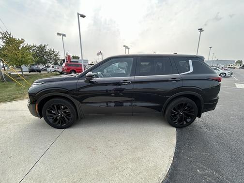 2024 Mitsubishi Outlander SE Black Edition S-AWC