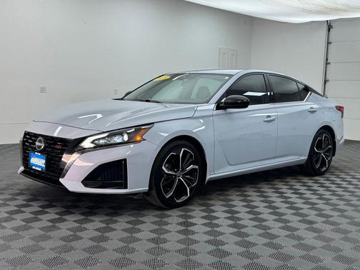 Gray Sky Pearl 2023 Nissan Altima SR FWD