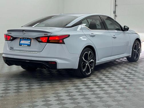 Gray Sky Pearl 2023 Nissan Altima SR FWD