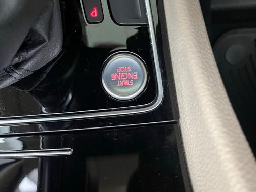 2019 Volkswagen Passat 2.0T R-Line