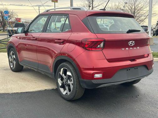 2024 Hyundai VENUE SEL