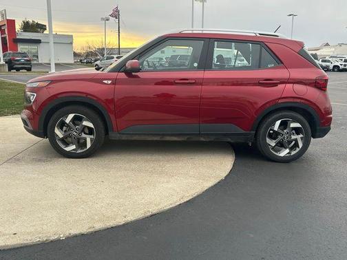 2024 Hyundai VENUE SEL