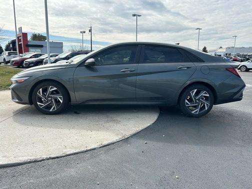 2025 Hyundai ELANTRA Sport