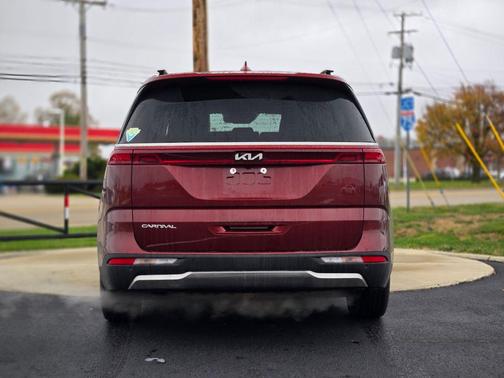 2024 Kia Carnival SX