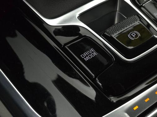 2024 Kia Carnival SX