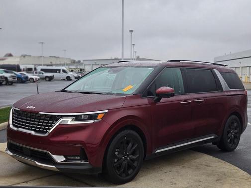 2024 Kia Carnival SX