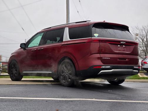 2024 Kia Carnival SX