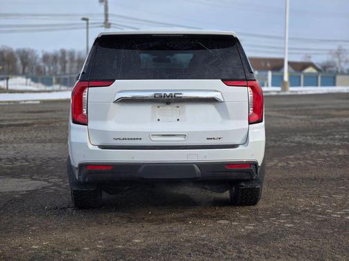2021 GMC Yukon SLT
