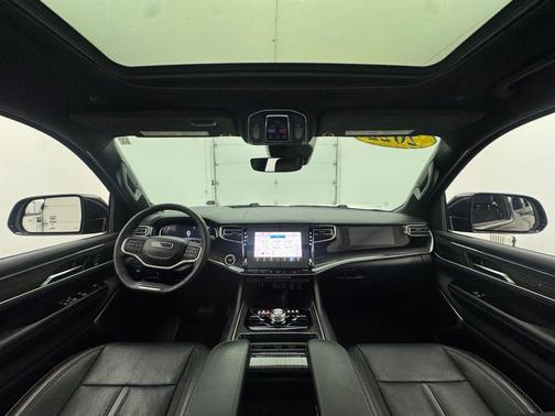 Diamond Black Crystal Pearlcoat 2022 Jeep Wagoneer Series II 4x4