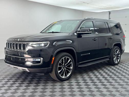 Diamond Black Crystal Pearlcoat 2022 Jeep Wagoneer Series II 4x4
