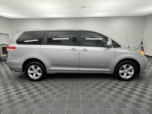 2014 Toyota Sienna L