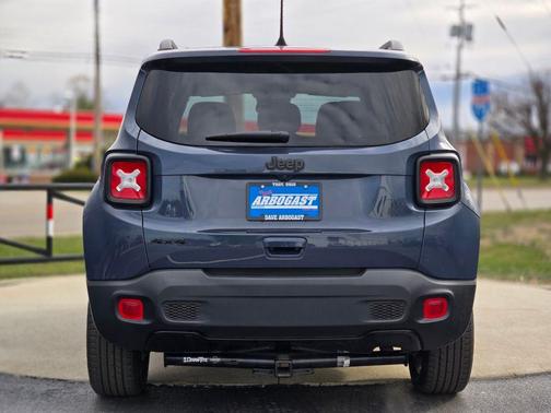 2022 Jeep Renegade Altitude