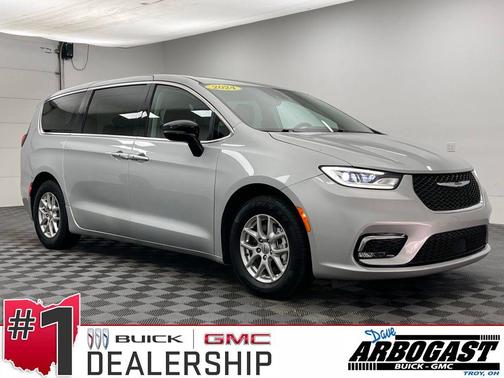 Silver Mist Clearcoat 2024 Chrysler Pacifica Touring L