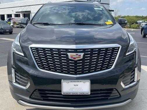 Stellar Black Metallic 2025 Cadillac XT5 Premium Luxury