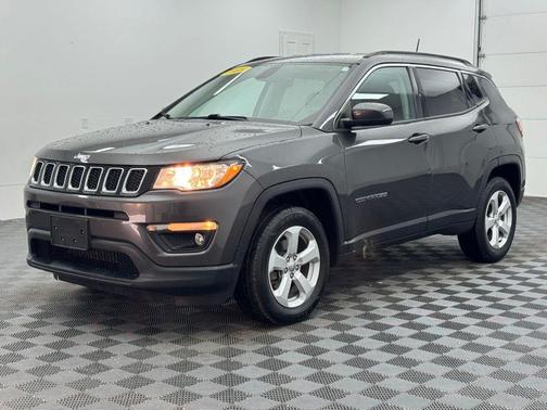 Granite Crystal Metallic Clearcoat 2018 Jeep Compass Latitude