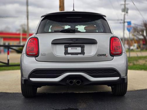 2024 MINI Hardtop Iconic