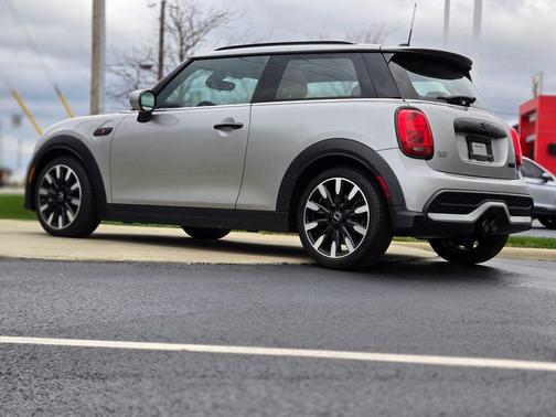 2024 MINI Hardtop Iconic