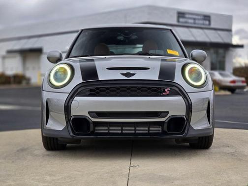 2024 MINI Hardtop Iconic