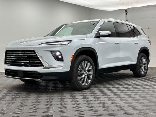 iridescent white tricoat 2026 Buick Enclave Preferred