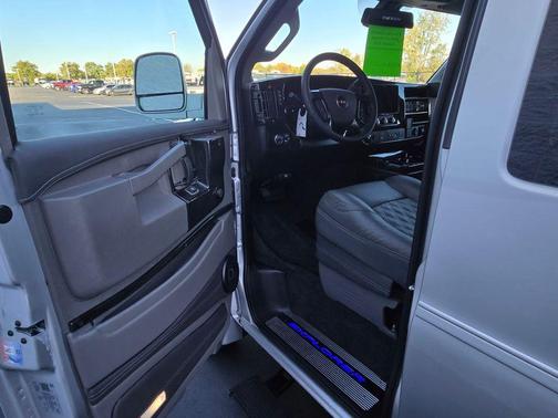 2025 GMC Savana 2500 Work Van