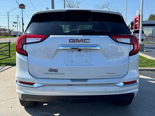 2023 GMC Terrain Denali