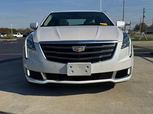 Crystal White Tricoat 2018 Cadillac XTS Luxury
