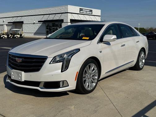 Crystal White Tricoat 2018 Cadillac XTS Luxury
