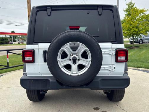 Bright White Clearcoat 2022 Jeep Wrangler Unlimited Sport