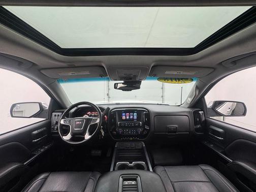 White Frost Tricoat 2018 GMC Sierra 1500 SLT
