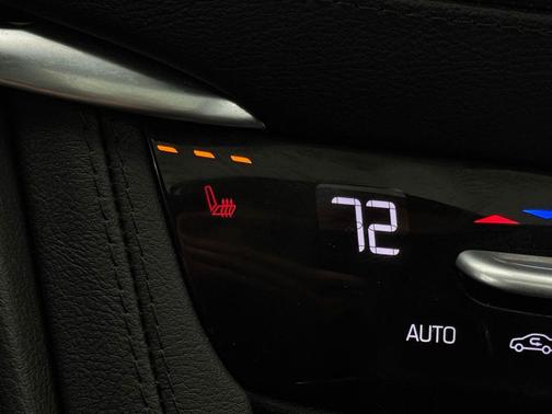 Argent Silver Metallic 2025 Cadillac XT6 Luxury AWD