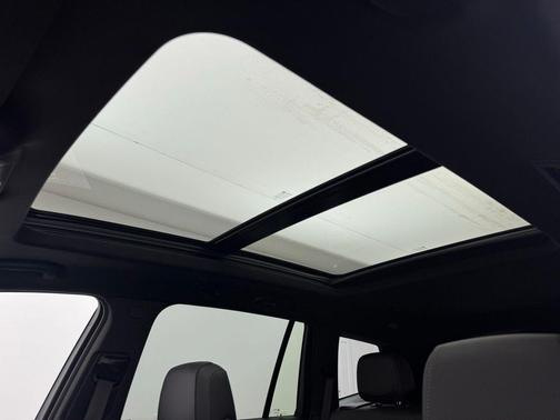 Argent Silver Metallic 2025 Cadillac XT6 Luxury AWD