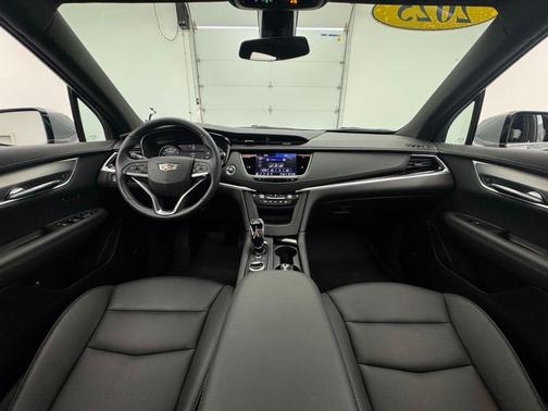 Argent Silver Metallic 2025 Cadillac XT6 Luxury AWD