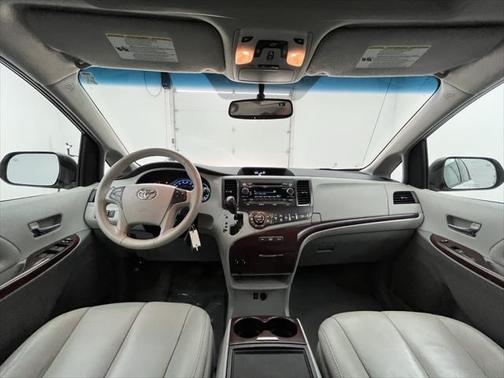 2014 Toyota Sienna XLE