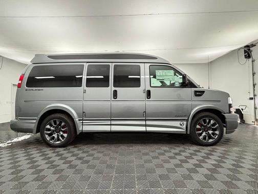 2025 GMC Savana 2500 Work Van