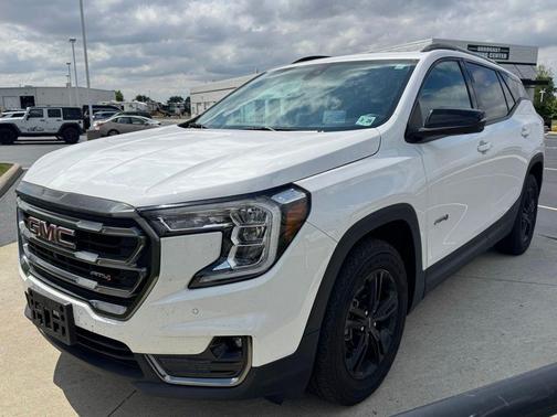 Summit White 2022 GMC Terrain AWD AT4