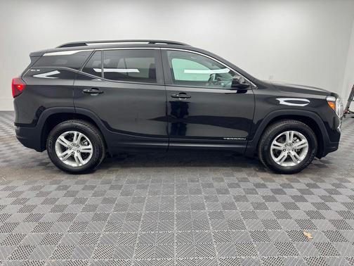 Ebony Twilight Metallic 2022 GMC Terrain SLE