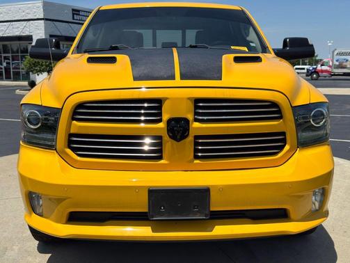 Stinger Yellow Clear Coat 2016 RAM 1500 Sport